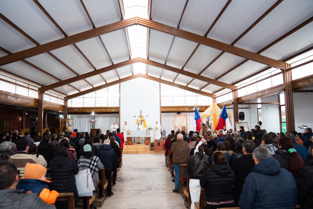 Pelarco rinde homenaje a la Virgen del Carmen en concurrida misa solemne 2 WhatsApp Image 2026 07 16 at 15.56.34